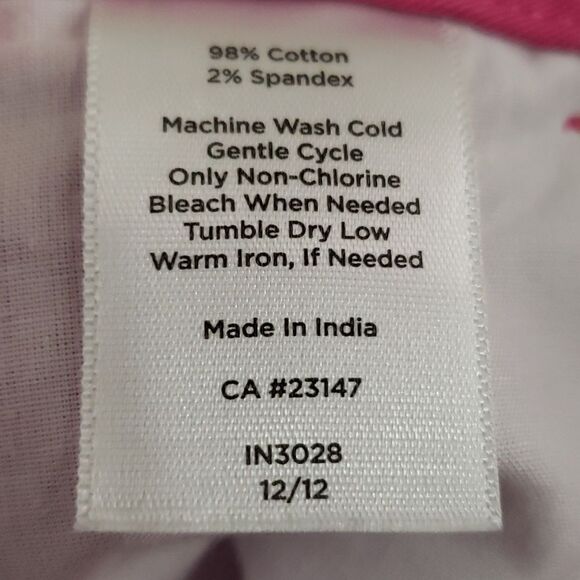 Talbots. Fushia Cropped Pants. High Rise with 2 Front Pockets. Size 4. - Picture 13 of 13